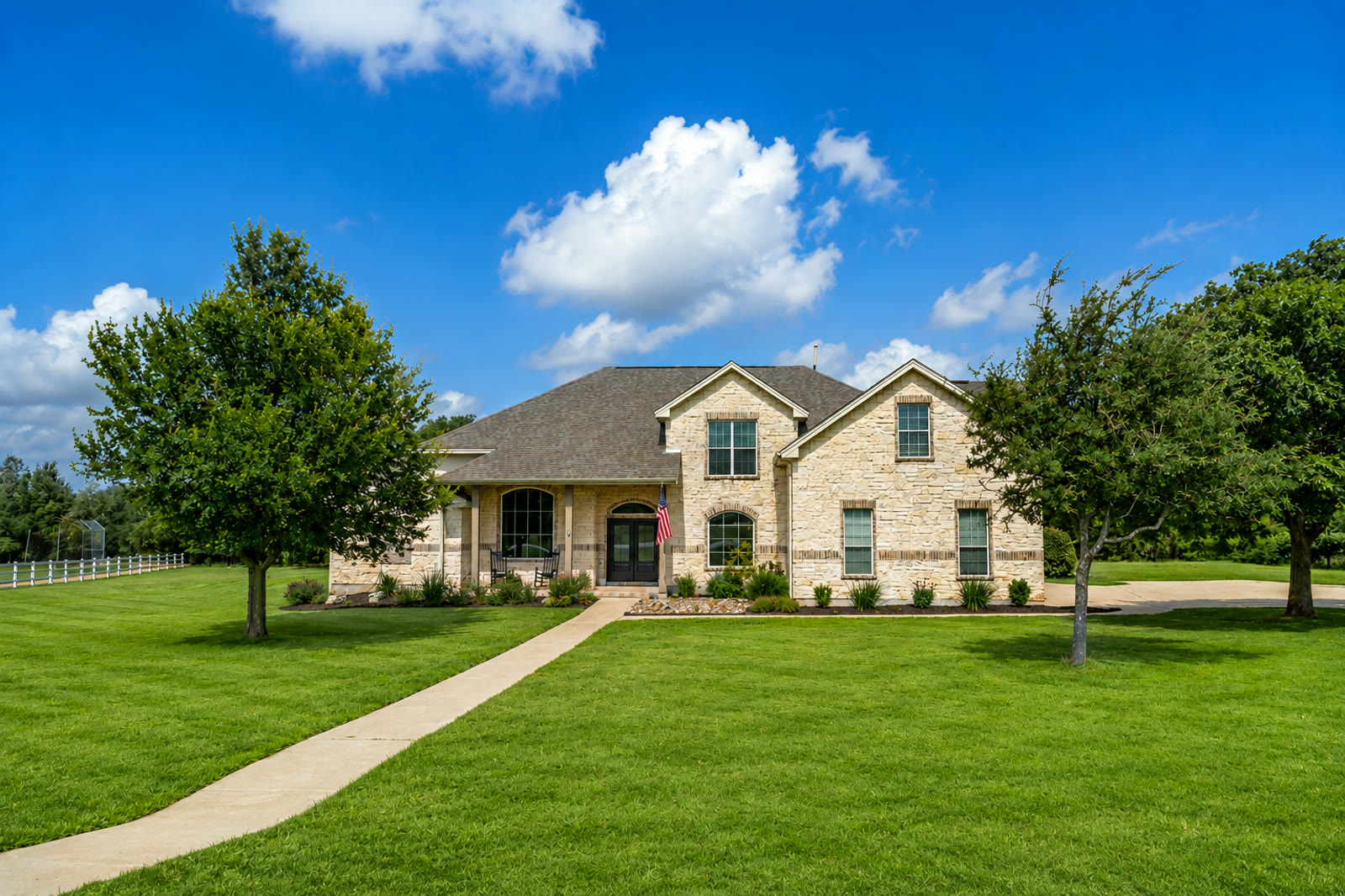 511 Broken Lance Dr — photo 1